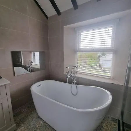 Luxurious With Hot Tub, District *