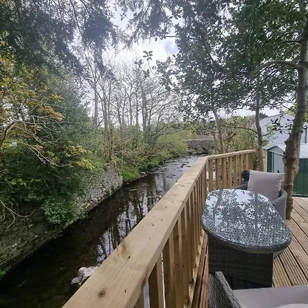 Luxurious With Hot Tub, District * Duddon