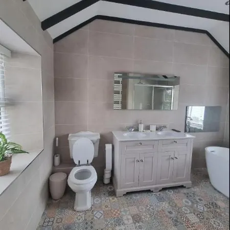 Luxurious With Hot Tub, District * Duddon