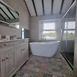 Luxurious With Hot Tub, District * Duddon