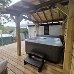 Дом отдыха Luxurious With Hot Tub, District Duddon
