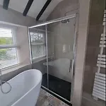 Дом отдыха Luxurious With Hot Tub, District Duddon