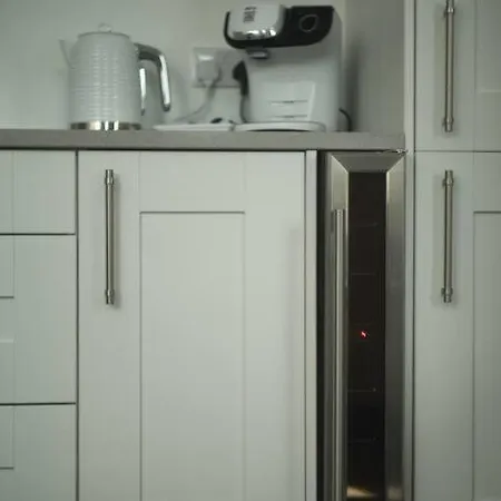 Luxurious With Hot Tub, District بيت للعطل