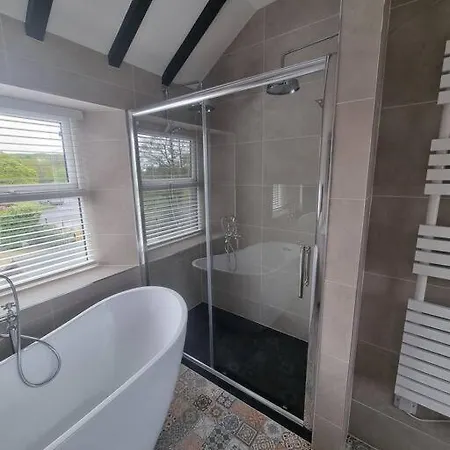 Luxurious With Hot Tub, District *