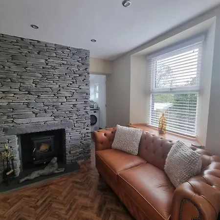 Holiday home Luxurious With Hot Tub, District