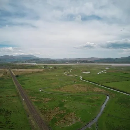 Luxurious With Hot Tub, District بيت للعطل