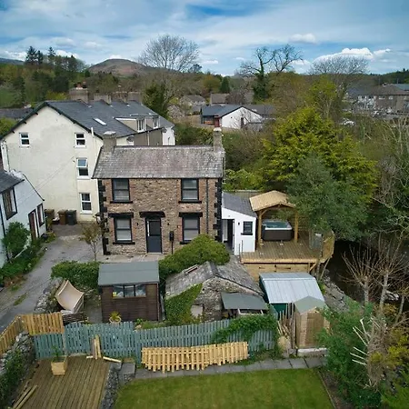 Luxurious With Hot Tub, District Сasa de vacaciones Duddon