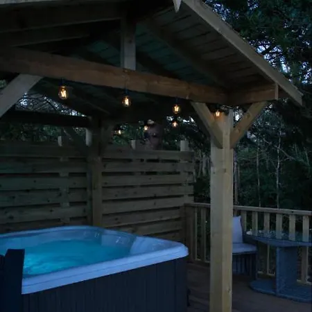 Luxurious With Hot Tub, District Сasa de vacaciones Duddon